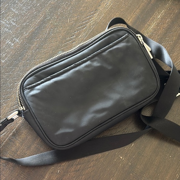 Lululemon Camera Bag - Picture 3 of 4